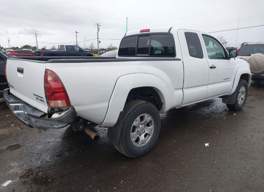 Photo 4 of 2005 Toyota Tacoma PRERUNNER V6 (VIN 5TETU62N55Z079542)