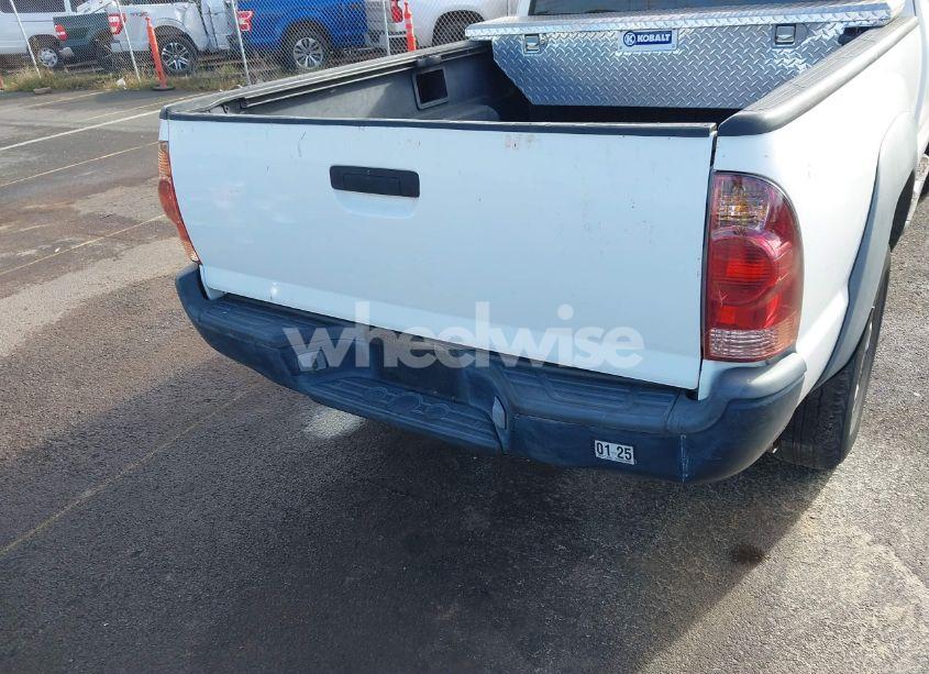 Photo 6 of 2005 Toyota Tacoma PRERUNNER V6 (VIN 5TETU62N55Z086801)