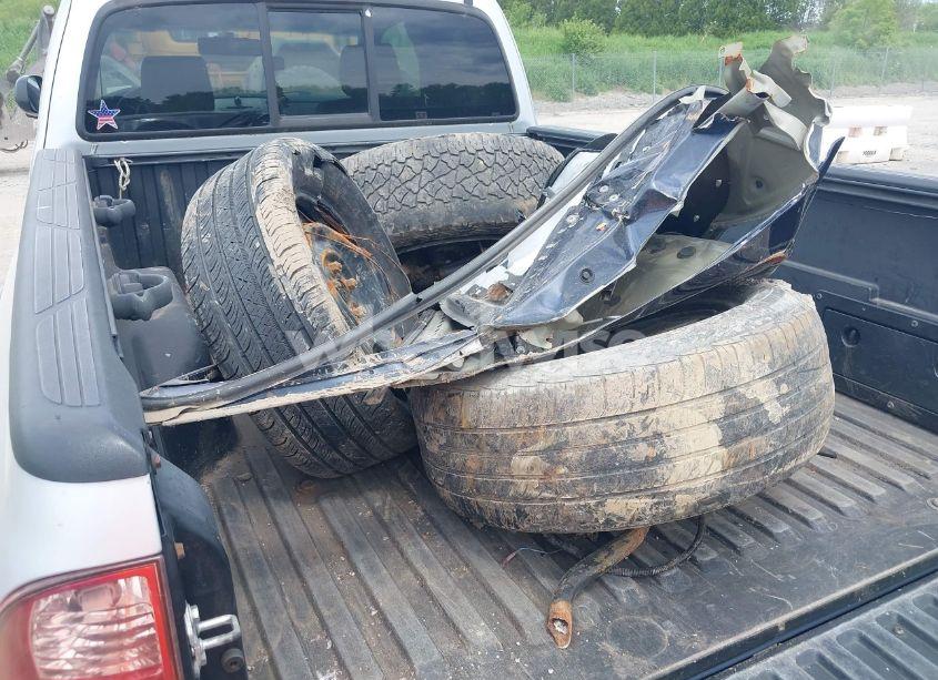 Photo 12 of 2005 Toyota Tacoma PRERUNNER V6 (VIN 5TETU62N55Z127654)