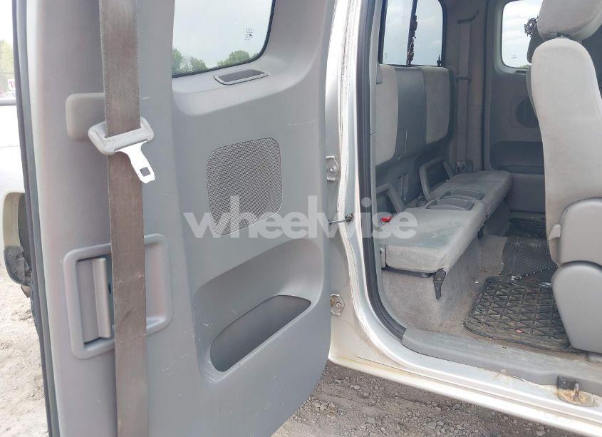 Photo 8 of 2005 Toyota Tacoma PRERUNNER V6 (VIN 5TETU62N55Z127654)