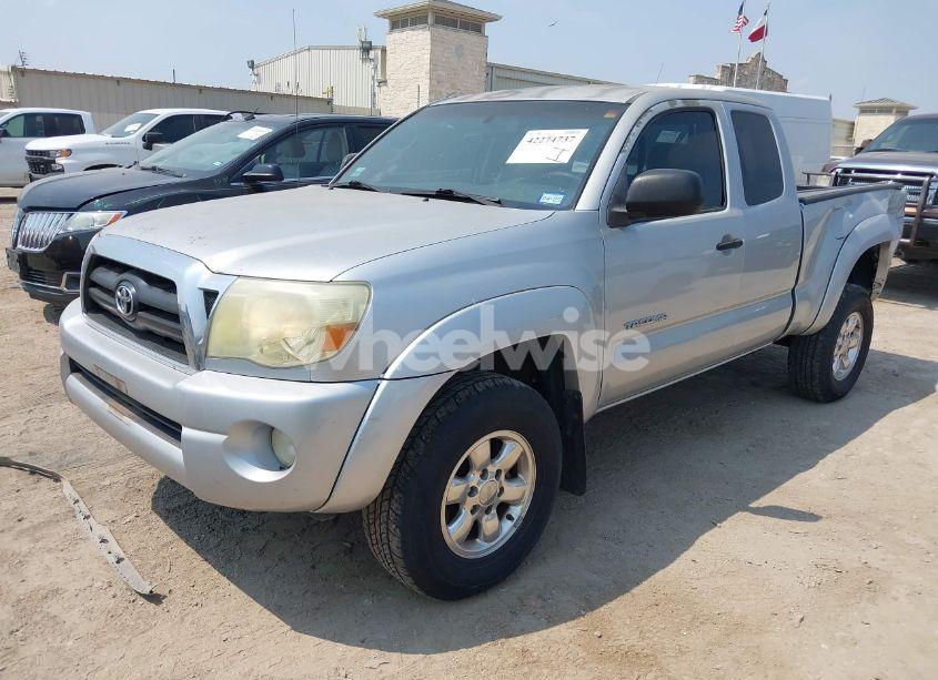 Photo 2 of 2005 Toyota Tacoma PRERUNNER V6 (VIN 5TETU62N75Z109317)
