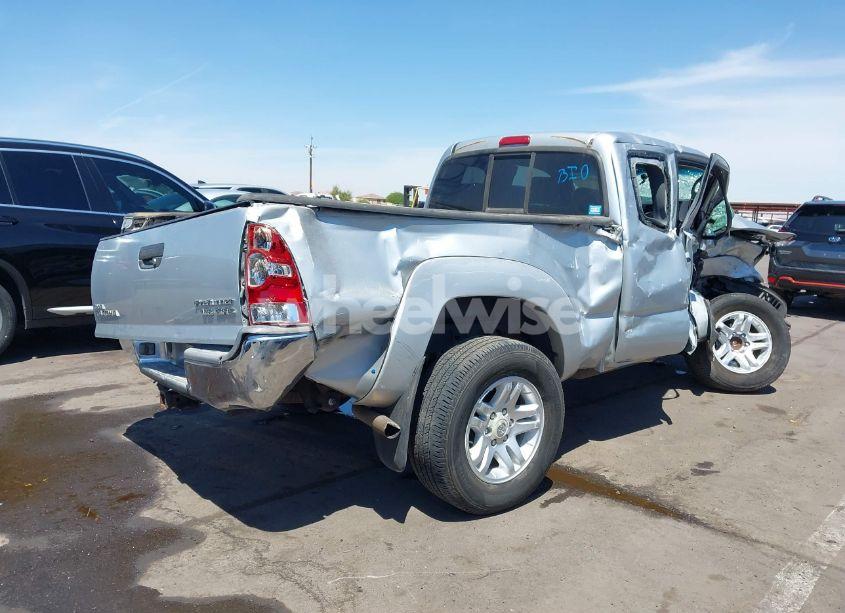 Photo 4 of 2005 Toyota Tacoma PRERUNNER V6 (VIN 5TETU62NX5Z055074)