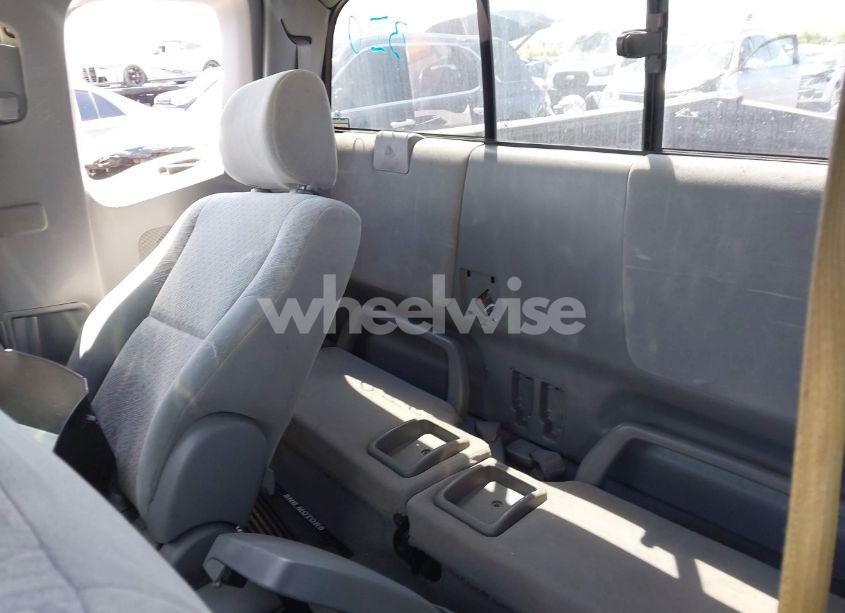 Photo 8 of 2005 Toyota Tacoma PRERUNNER V6 (VIN 5TETU62NX5Z055074)