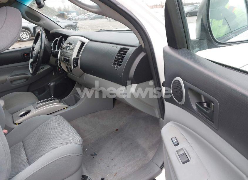 Photo 5 of 2009 Toyota Tacoma PRERUNNER ACCESS CAB (VIN 5TETU62NX9Z593988)