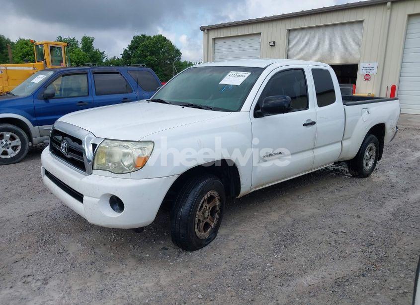 Photo 2 of 2005 Toyota Tacoma (VIN 5TETX22NX5Z021684)