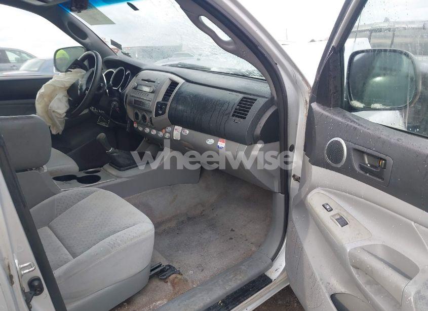 Photo 5 of 2005 Toyota Tacoma PRERUNNER (VIN 5TETX62N85Z121970)