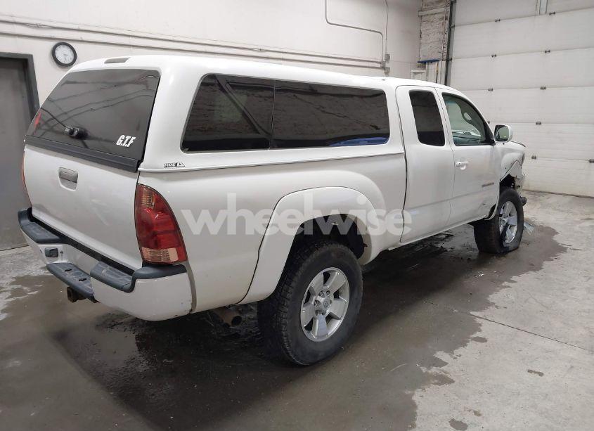 Photo 4 of 2005 Toyota Tacoma ACCESS CAB (VIN 5TEUU42N15Z094791)