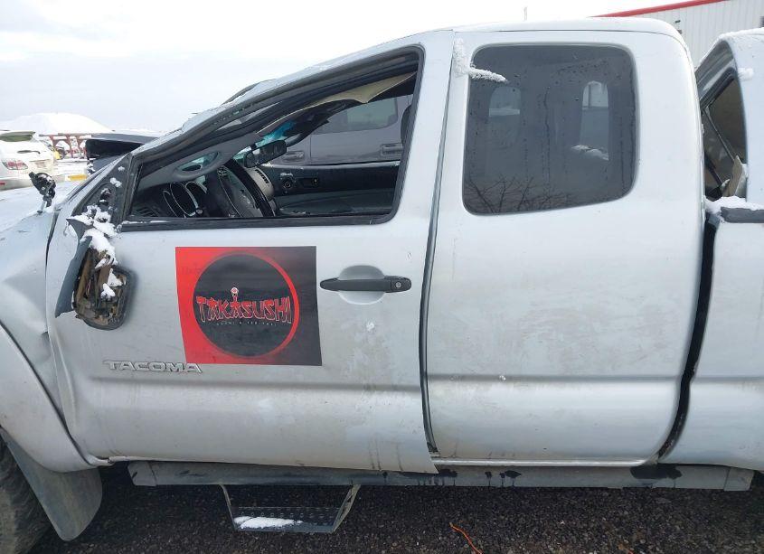 Photo 15 of 2005 Toyota Tacoma BASE V6 (VIN 5TEUU42N25Z072492)