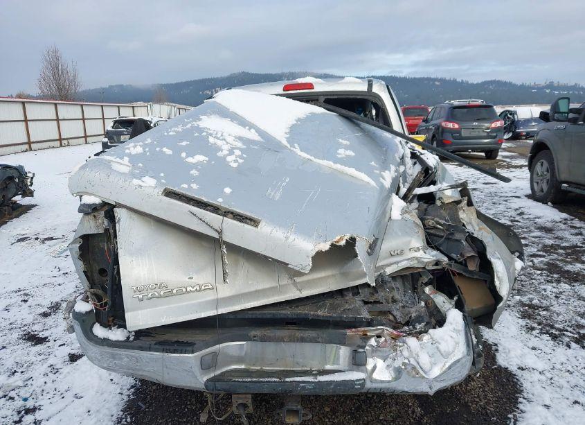 Photo 17 of 2005 Toyota Tacoma BASE V6 (VIN 5TEUU42N25Z072492)