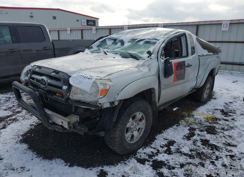 Photo 2 of 2005 Toyota Tacoma BASE V6 (VIN 5TEUU42N25Z072492)
