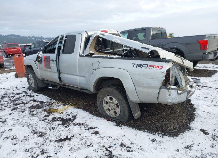 Photo 3 of 2005 Toyota Tacoma BASE V6 (VIN 5TEUU42N25Z072492)