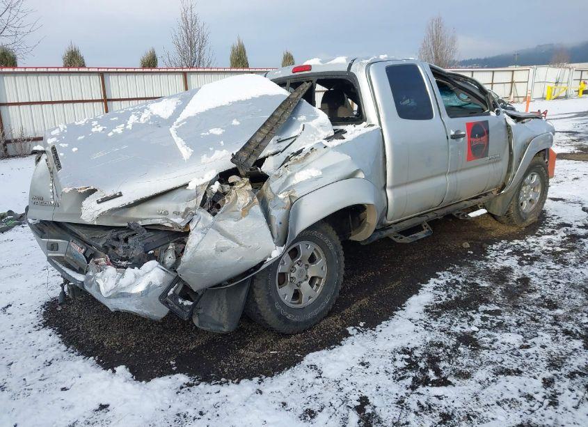 Photo 4 of 2005 Toyota Tacoma BASE V6 (VIN 5TEUU42N25Z072492)