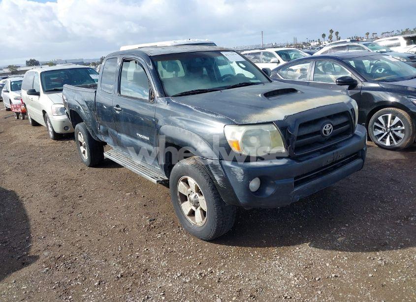 2005 Toyota Tacoma BASE V6 (VIN 5TEUU42N35Z135681) main photo
