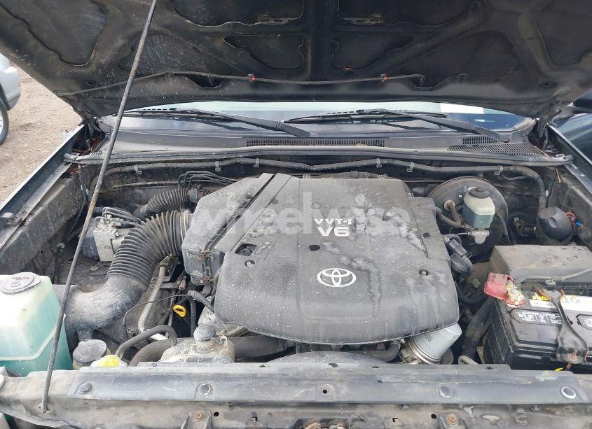 Photo 10 of 2005 Toyota Tacoma BASE V6 (VIN 5TEUU42N35Z135681)