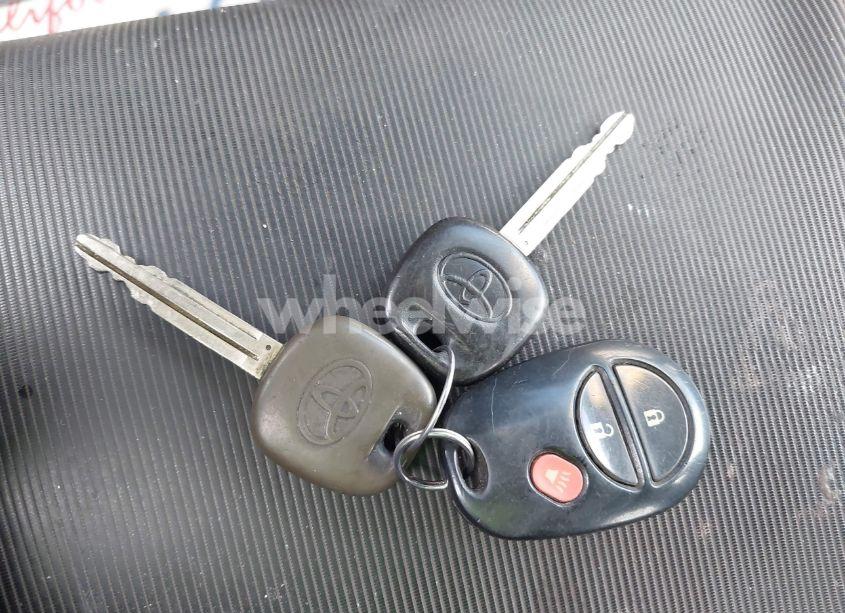 Photo 11 of 2005 Toyota Tacoma BASE V6 (VIN 5TEUU42N35Z135681)