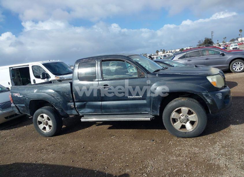 Photo 13 of 2005 Toyota Tacoma BASE V6 (VIN 5TEUU42N35Z135681)