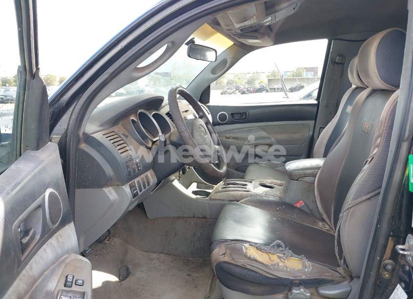 Photo 5 of 2005 Toyota Tacoma BASE V6 (VIN 5TEUU42N35Z135681)