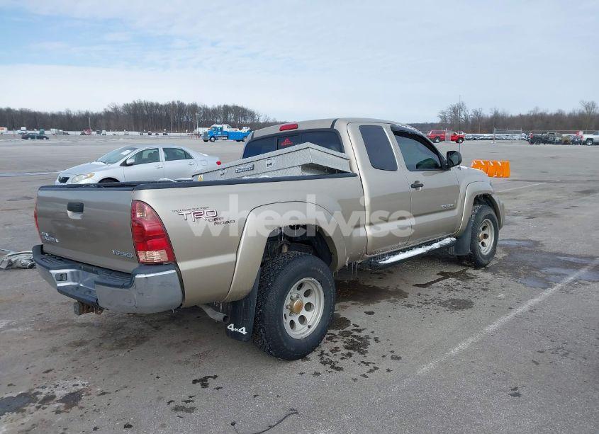 Photo 4 of 2005 Toyota Tacoma ACCESS CAB (VIN 5TEUU42N55Z003392)