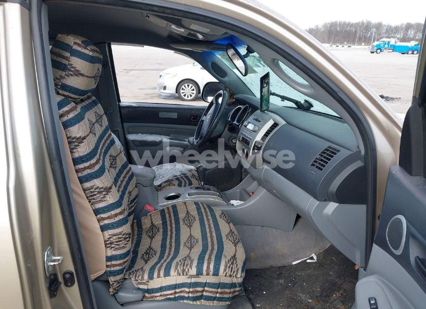 Photo 5 of 2005 Toyota Tacoma ACCESS CAB (VIN 5TEUU42N55Z003392)