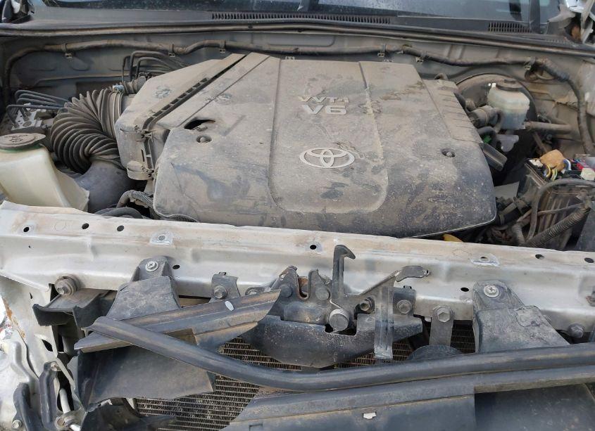 Photo 10 of 2005 Toyota Tacoma BASE V6 (VIN 5TEUU42N55Z020418)