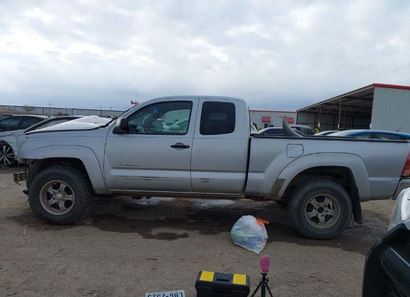 Photo 15 of 2005 Toyota Tacoma BASE V6 (VIN 5TEUU42N55Z020418)