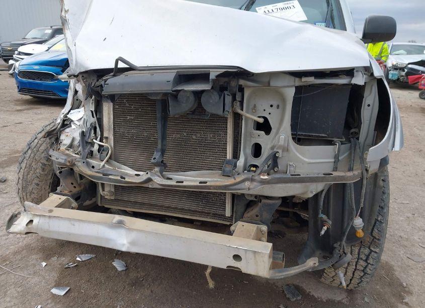 Photo 6 of 2005 Toyota Tacoma BASE V6 (VIN 5TEUU42N55Z020418)