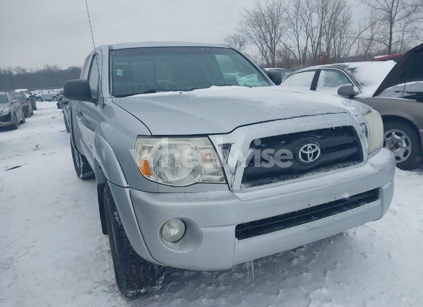 2005 Toyota Tacoma ACCESS CAB (VIN 5TEUU42N55Z030561) main photo