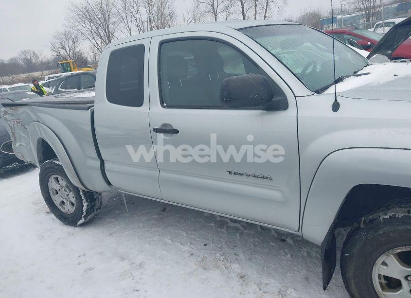Photo 14 of 2005 Toyota Tacoma ACCESS CAB (VIN 5TEUU42N55Z030561)