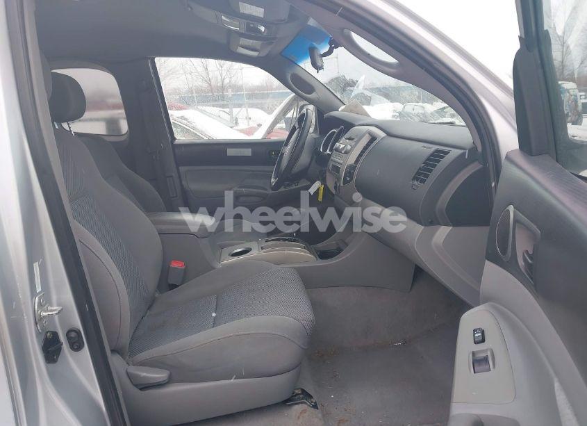 Photo 5 of 2005 Toyota Tacoma ACCESS CAB (VIN 5TEUU42N55Z030561)