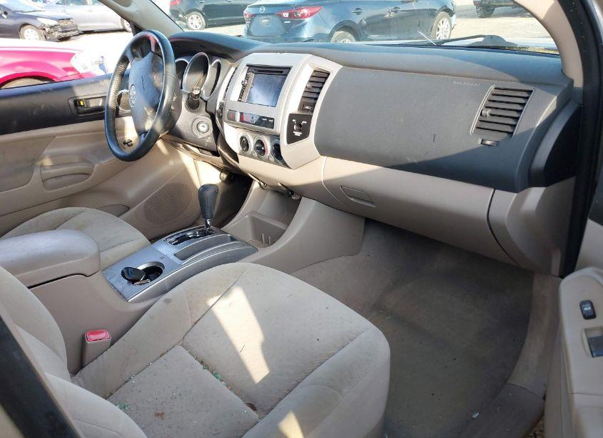 Photo 5 of 2005 Toyota Tacoma BASE V6 (VIN 5TEUU42N55Z129137)