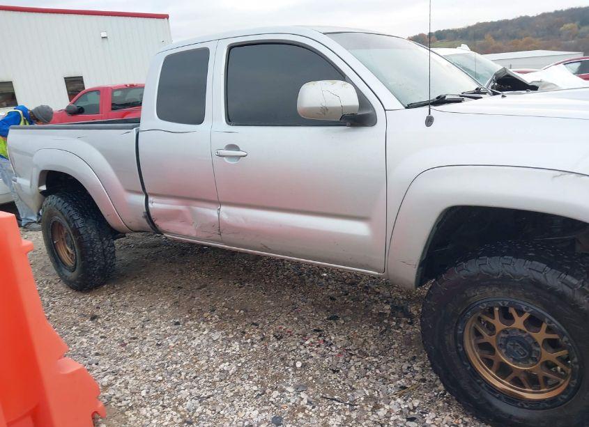 Photo 13 of 2007 Toyota Tacoma ACCESS CAB (VIN 5TEUU42N67Z385404)