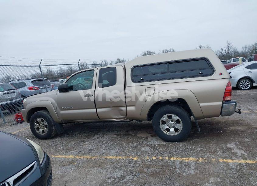 Photo 14 of 2005 Toyota Tacoma BASE V6 (VIN 5TEUU42N75Z034952)