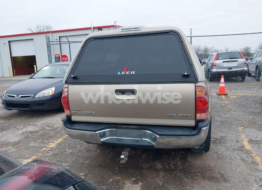 Photo 16 of 2005 Toyota Tacoma BASE V6 (VIN 5TEUU42N75Z034952)