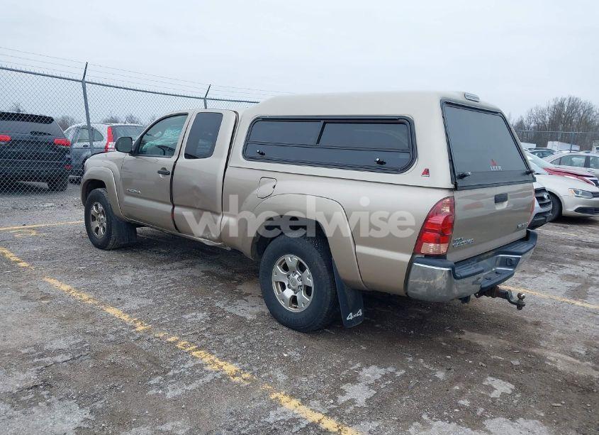 Photo 3 of 2005 Toyota Tacoma BASE V6 (VIN 5TEUU42N75Z034952)