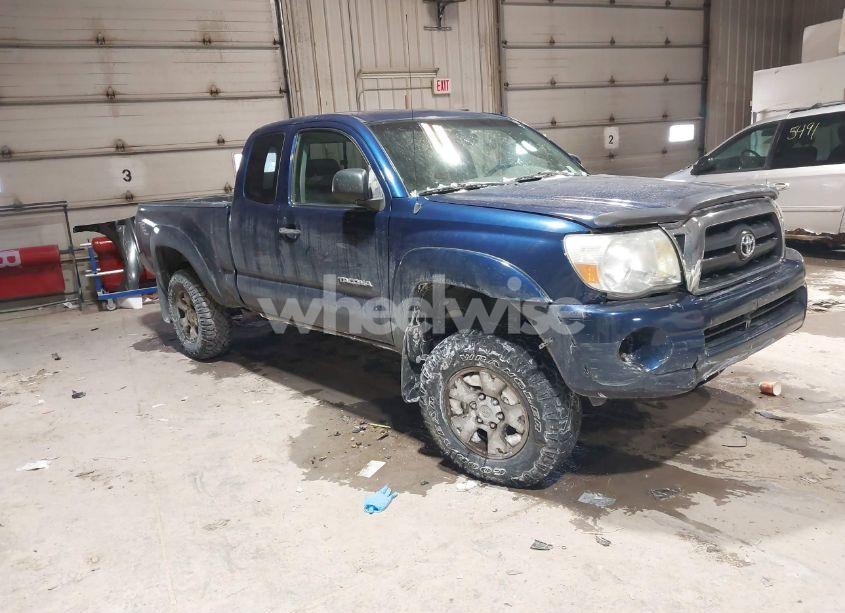 2005 Toyota Tacoma ACCESS CAB (VIN 5TEUU42N85Z040288) main photo