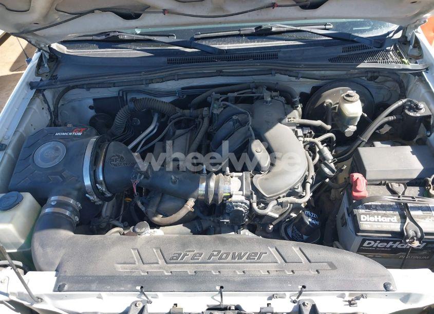Photo 10 of 2005 Toyota Tacoma BASE V6 (VIN 5TEUU42N85Z084727)
