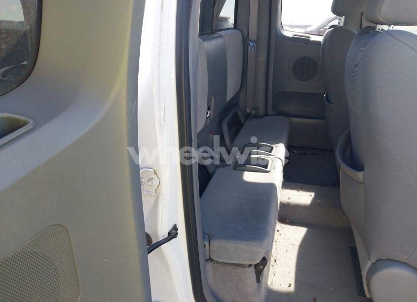 Photo 8 of 2005 Toyota Tacoma BASE V6 (VIN 5TEUU42N85Z084727)