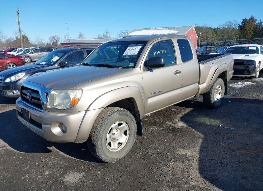 Photo 2 of 2005 Toyota Tacoma BASE V6 (VIN 5TEUU42N85Z121503)
