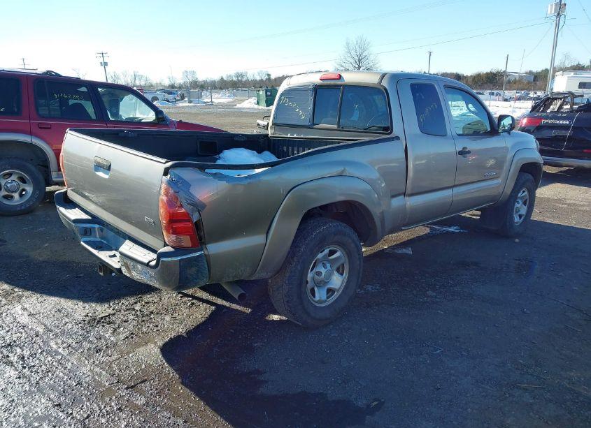 Photo 4 of 2005 Toyota Tacoma BASE V6 (VIN 5TEUU42N85Z121503)