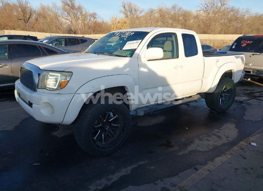 Photo 2 of 2005 Toyota Tacoma BASE V6 (VIN 5TEUU42N95Z099494)