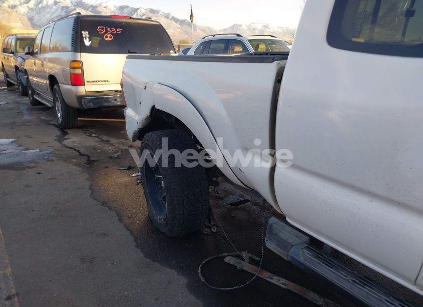 Photo 6 of 2005 Toyota Tacoma BASE V6 (VIN 5TEUU42N95Z099494)