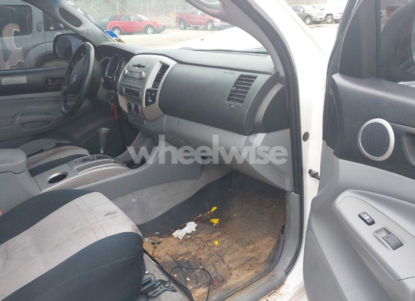 Photo 5 of 2008 Toyota Tacoma BASE V6 (VIN 5TEUU42NX8Z525861)