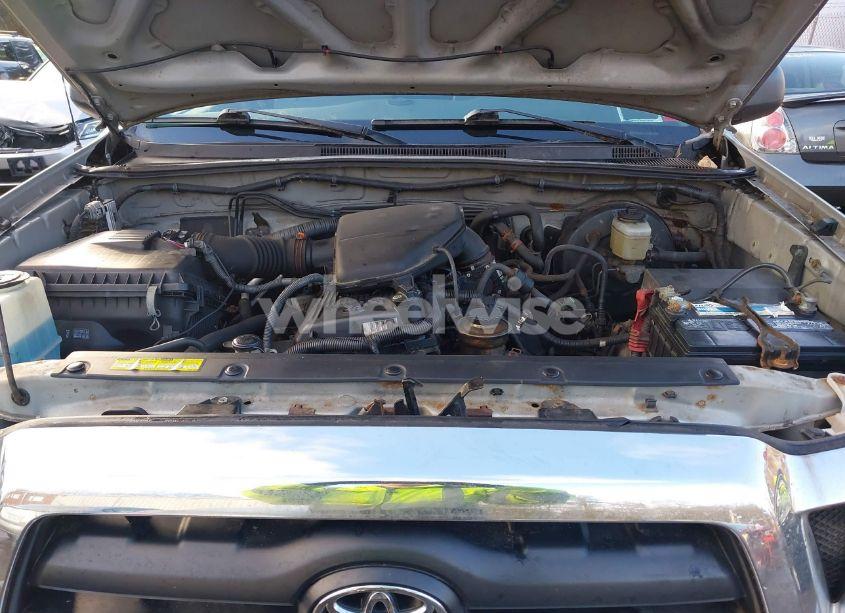 Photo 10 of 2005 Toyota Tacoma (VIN 5TEUX42N35Z139429)