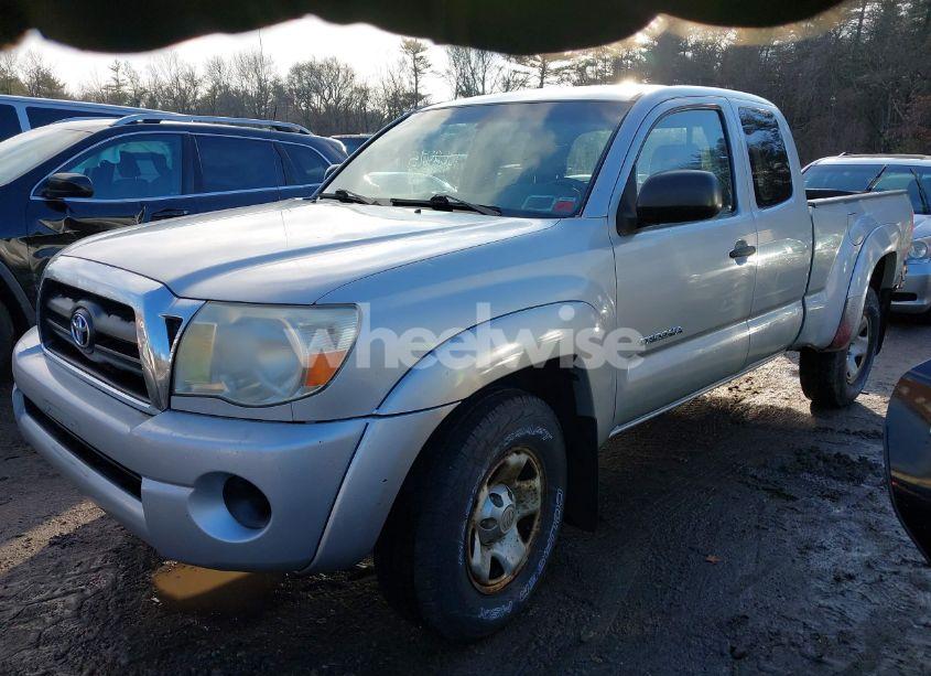 Photo 2 of 2005 Toyota Tacoma (VIN 5TEUX42N35Z139429)