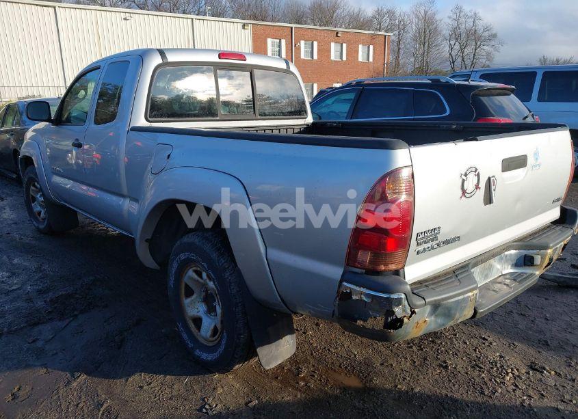 Photo 3 of 2005 Toyota Tacoma (VIN 5TEUX42N35Z139429)