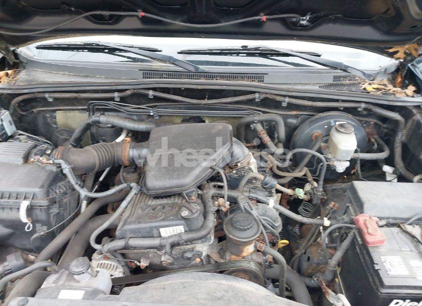Photo 10 of 2005 Toyota Tacoma (VIN 5TEUX42N55Z098236)