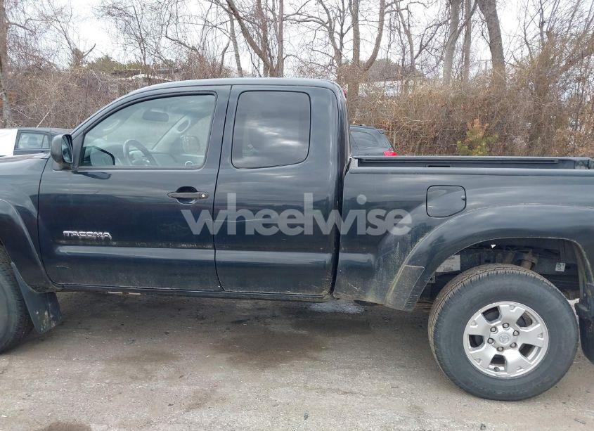 Photo 14 of 2005 Toyota Tacoma (VIN 5TEUX42N55Z098236)