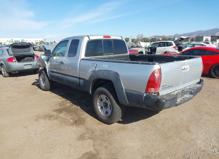 Photo 3 of 2005 Toyota Tacoma (VIN 5TEUX42N85Z085030)