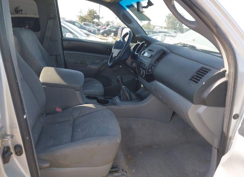 Photo 5 of 2005 Toyota Tacoma (VIN 5TEUX42N85Z085030)