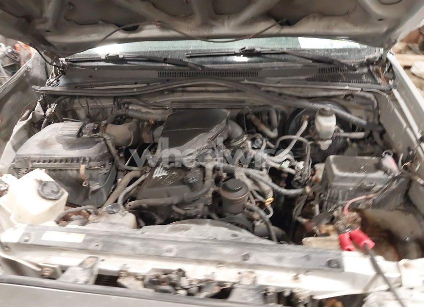 Photo 10 of 2005 Toyota Tacoma (VIN 5TEUX42N85Z105423)